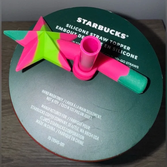 🌲 NEW Starbucks Limited Edition Holiday Tumbler w/Silicone Straw Topper SOLD OUT - Picture 8 of 15